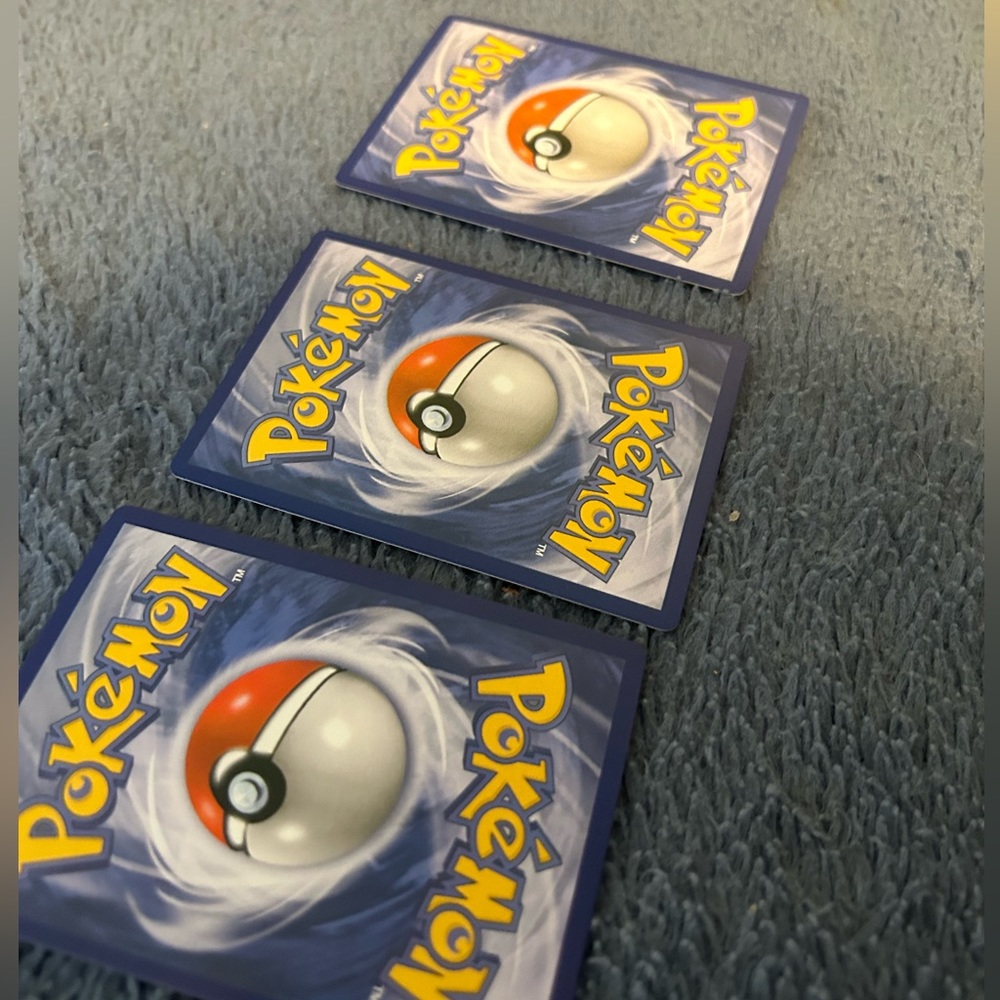 3 full art Pokémon cards